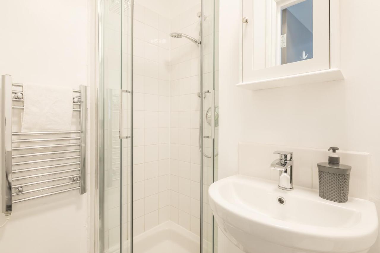 Private Room 5 With Kitchenette By Cb Stays No Minimum Stays CBG Extérieur photo